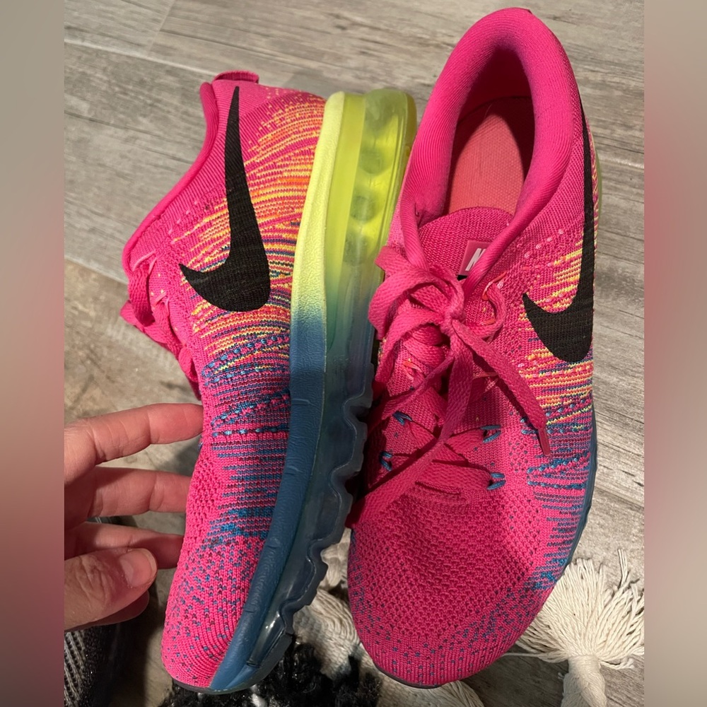 Women’s Nike Air Max Flynit Size 7 worn 1-2 times